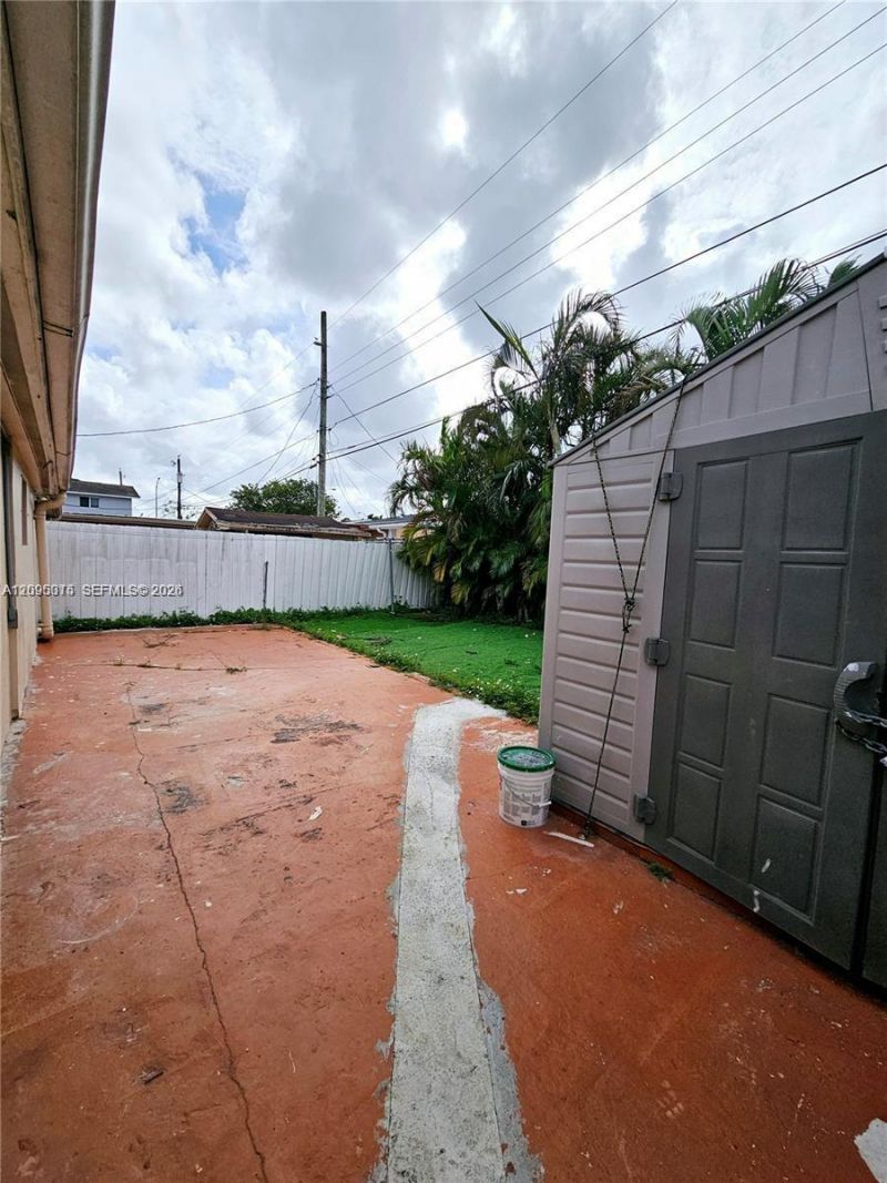 4596 E 8th Ct , Hialeah, FL 33013 Photo