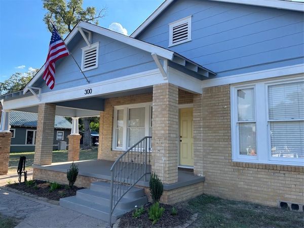 300 S Prairieville Street, Athens, TX 75751