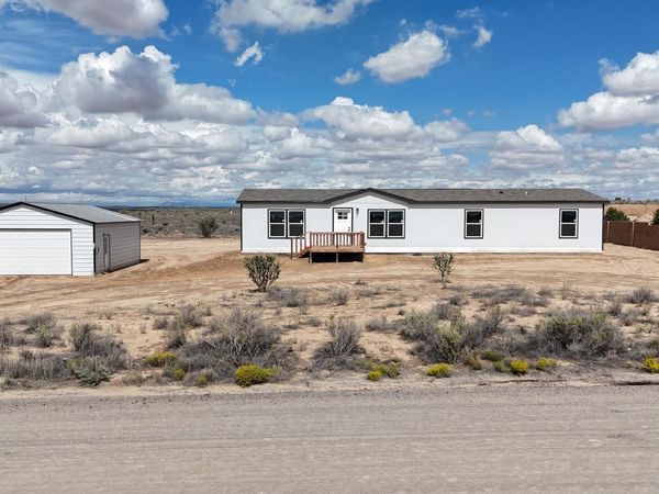45 10TH Avenue NE, Rio Rancho, NM 87144