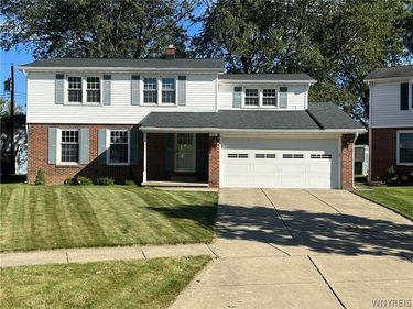 76 Janine Court , West Seneca, NY 14227