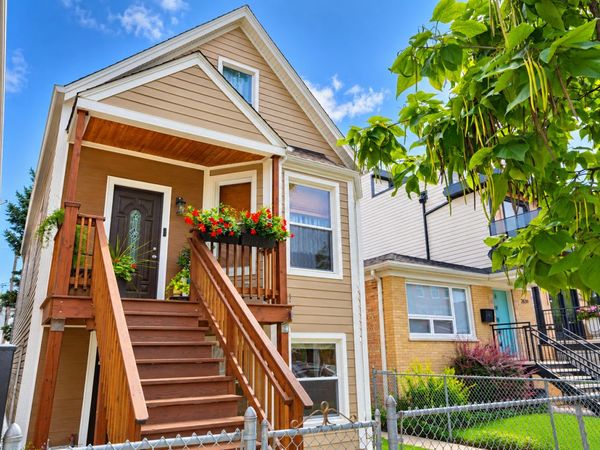 2843 N Ridgeway Avenue , Unit 1, Chicago, IL 60618
