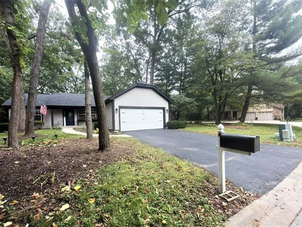 4 Dartmouth Court , Streamwood, IL 60107
