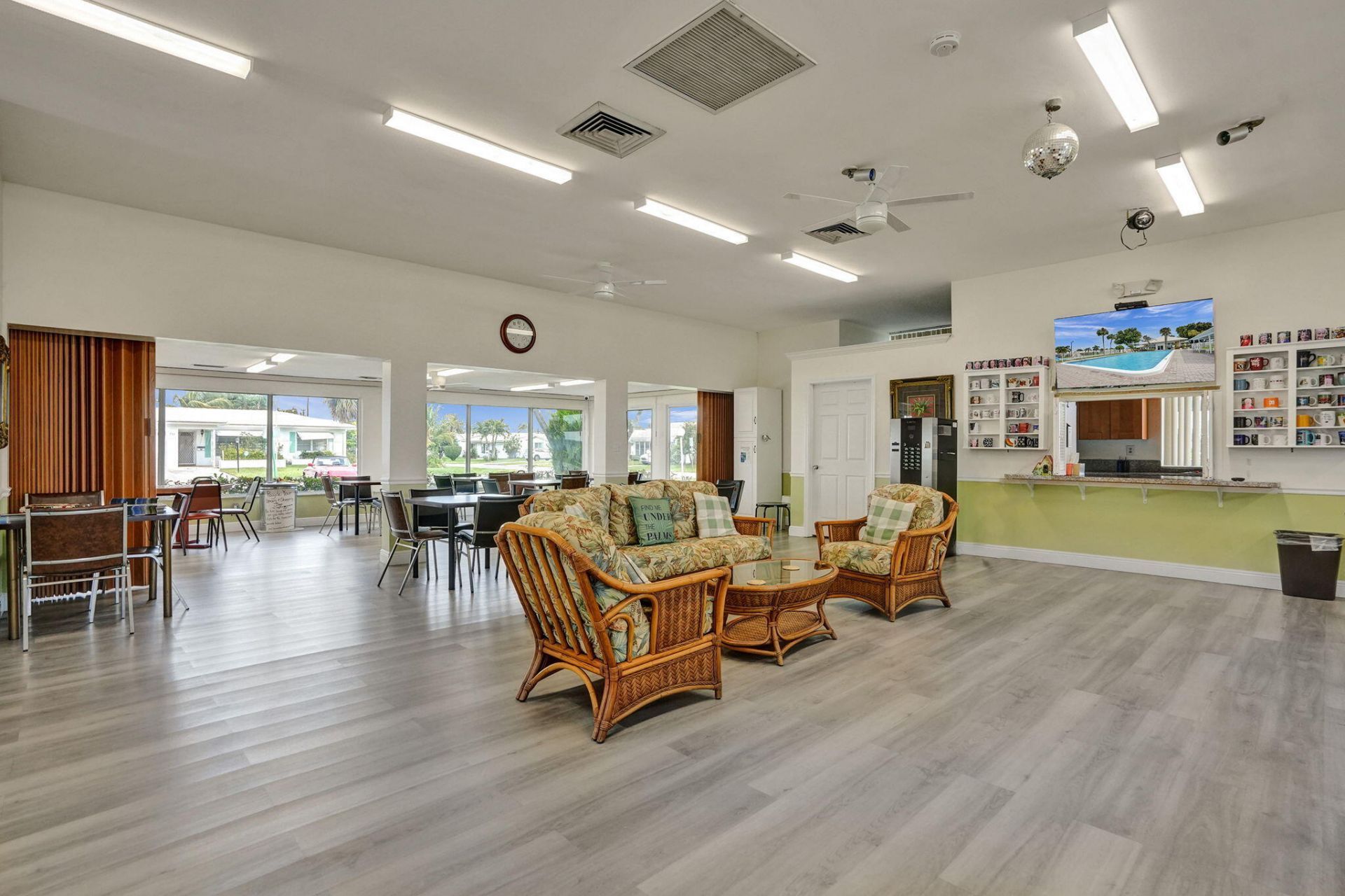 2700 NW 4th Avenue, Pompano Beach, FL 33064 Photo