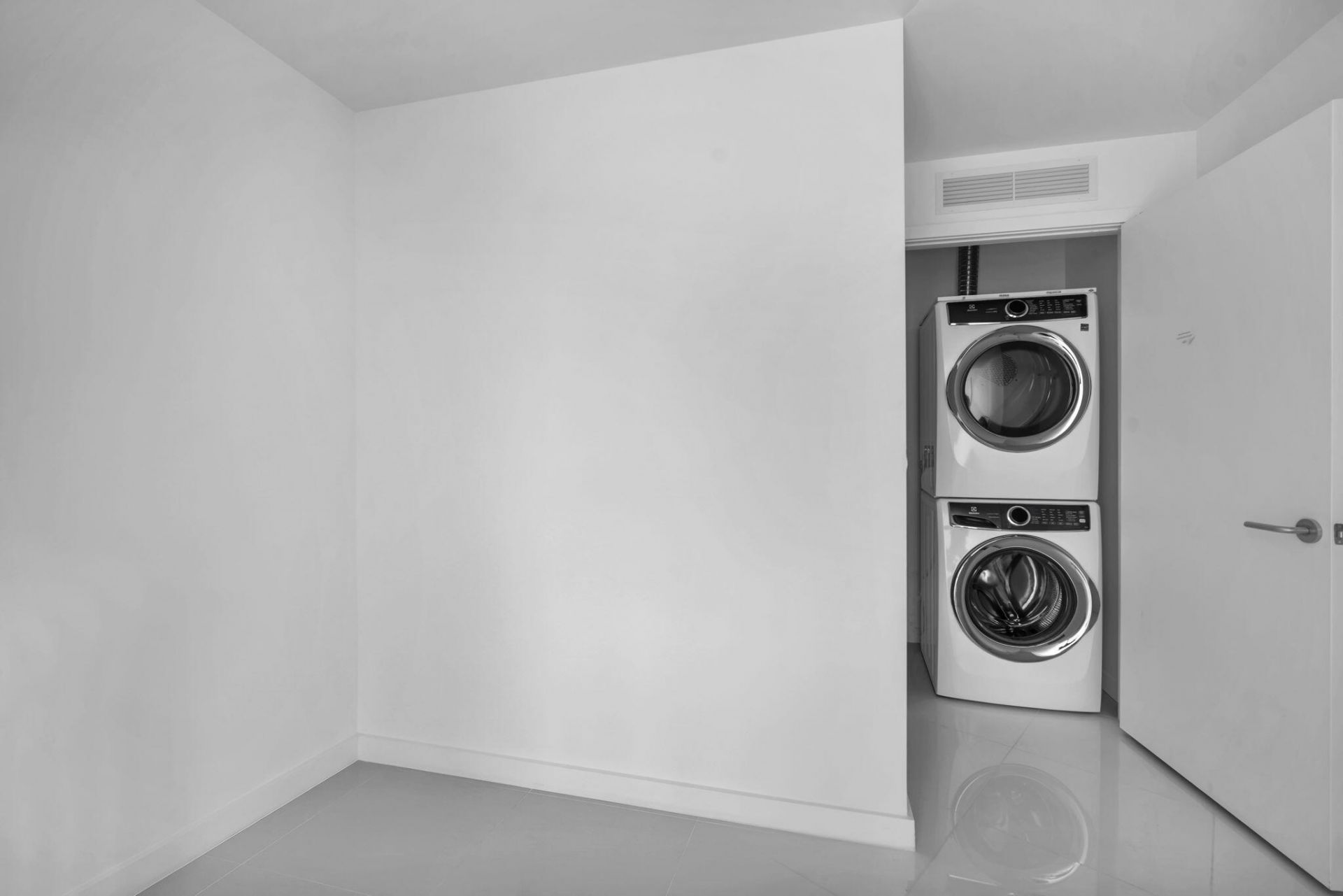 851 NE 1st Avenue, Unit 1002, Miami, FL 33132 Photo