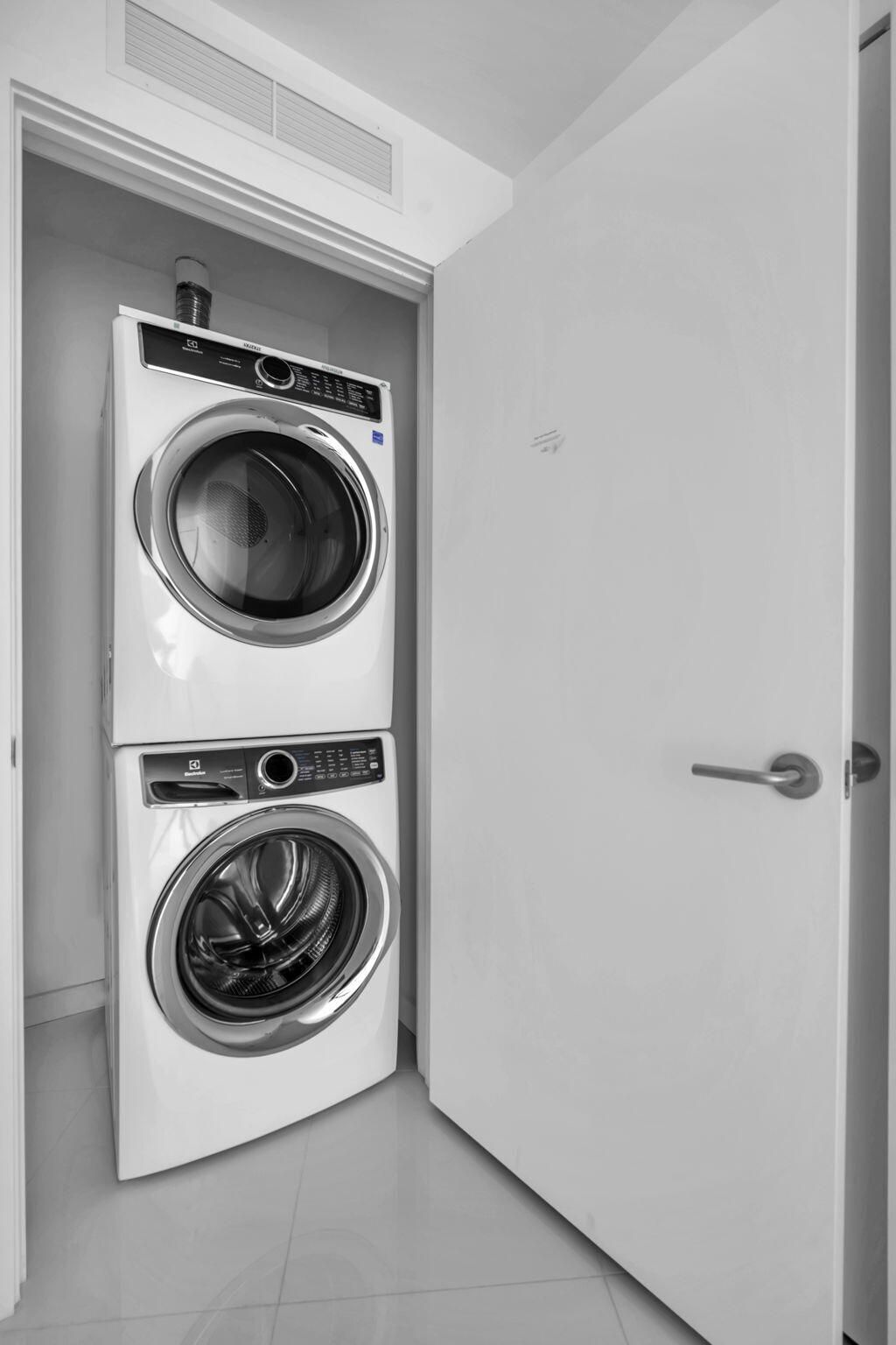 851 NE 1st Avenue, Unit 1002, Miami, FL 33132 Photo