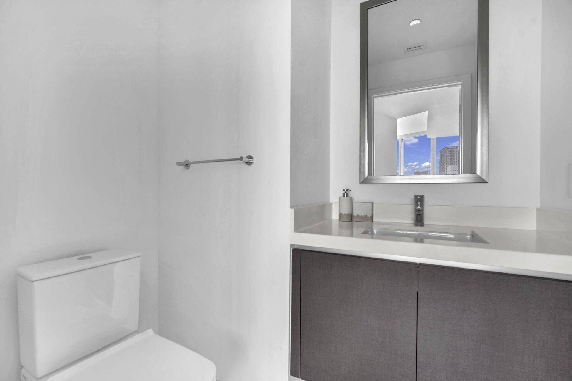 851 NE 1st Avenue, Unit 1002, Miami, FL 33132 Photo