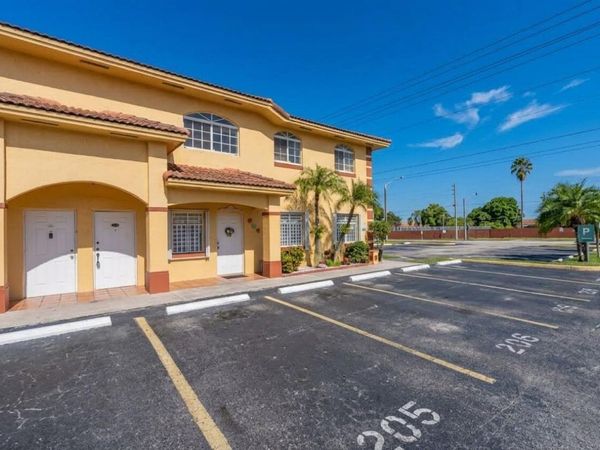 7520 W 20TH Avenue, Unit 206, Hialeah, FL 33016
