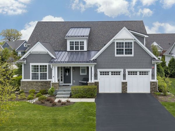 1215 Woodview Lane, Northbrook, IL 60062