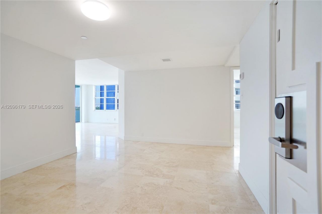 5101 Collins Ave, Unit 14C, Miami Beach, FL 33140 Photo