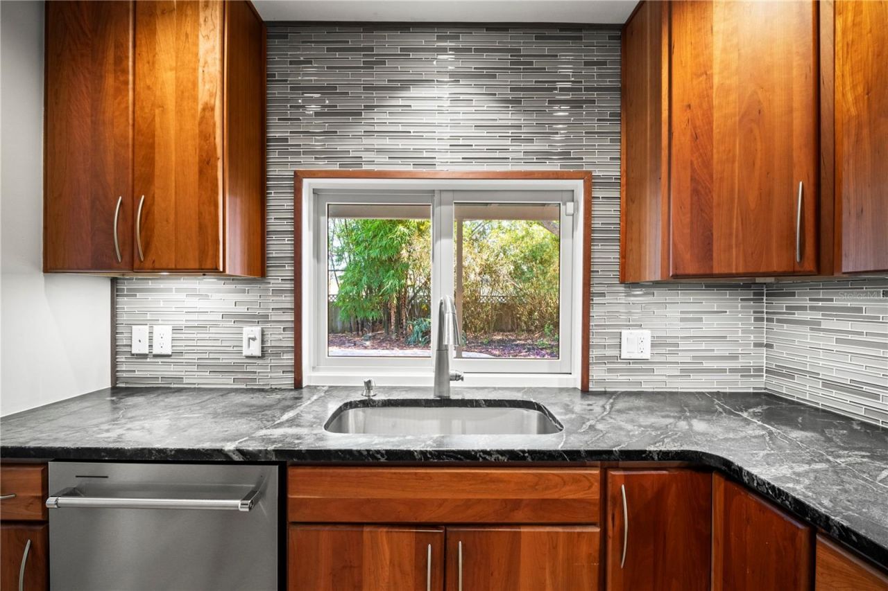 6512 Bowline Drive , Sarasota, FL 34231 Photo