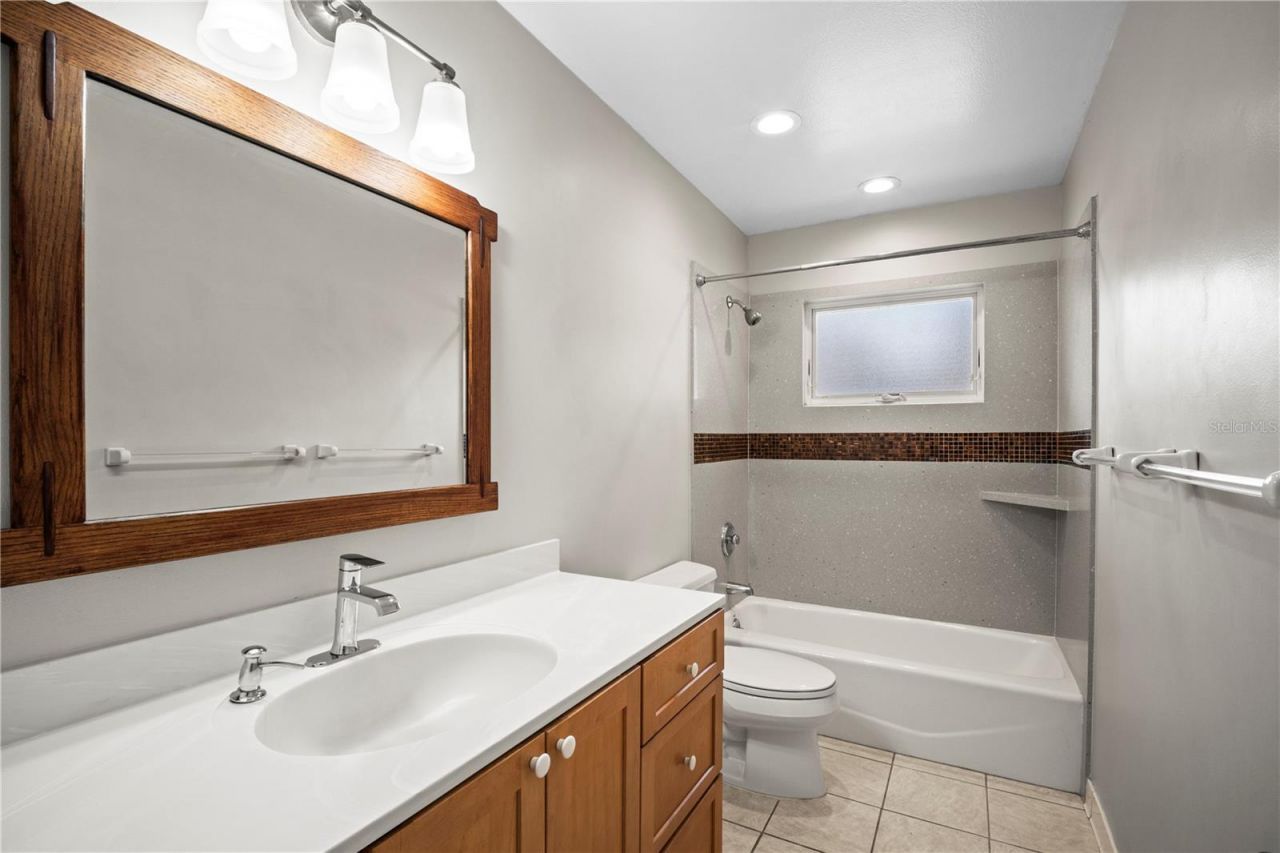 6512 Bowline Drive , Sarasota, FL 34231 Photo