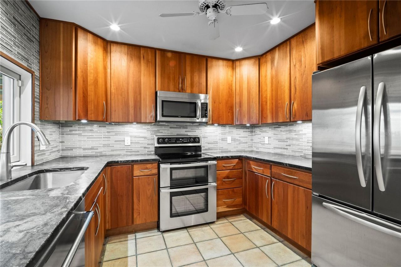 6512 Bowline Drive , Sarasota, FL 34231 Photo