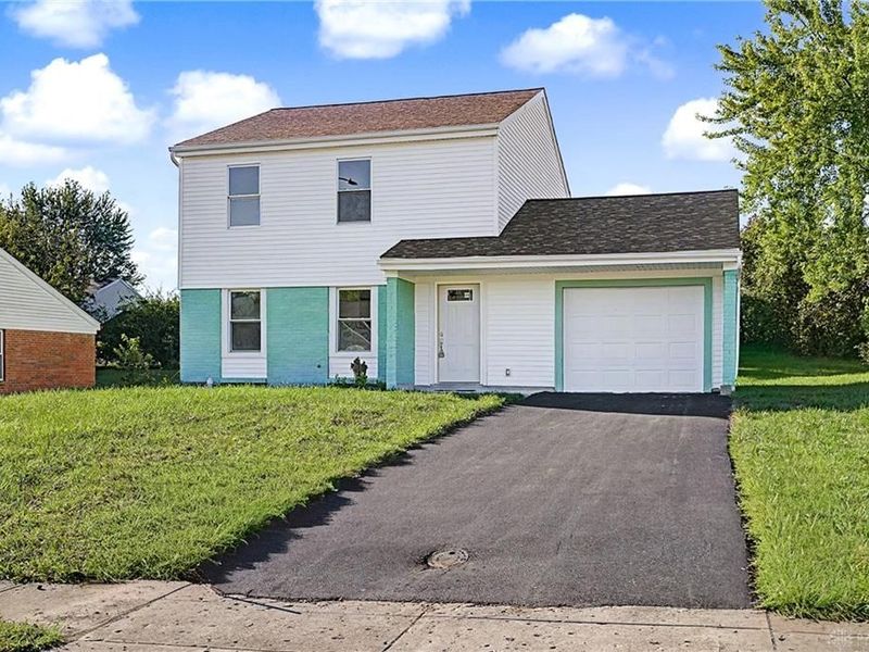 2073 Thimble Creek Drive, Trotwood, OH 45426 Photo 3