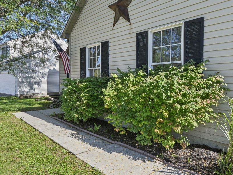 2162 Forestwind Drive , Grove City, OH 43123 Photo 3