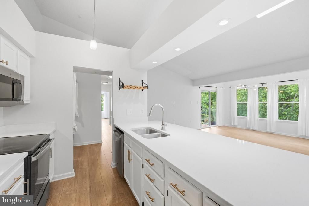 2812 CLEAR SHOT DRIVE, SILVER SPRING, MD 20906
