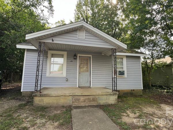 205 Seigle Street , Lowell, NC 28098