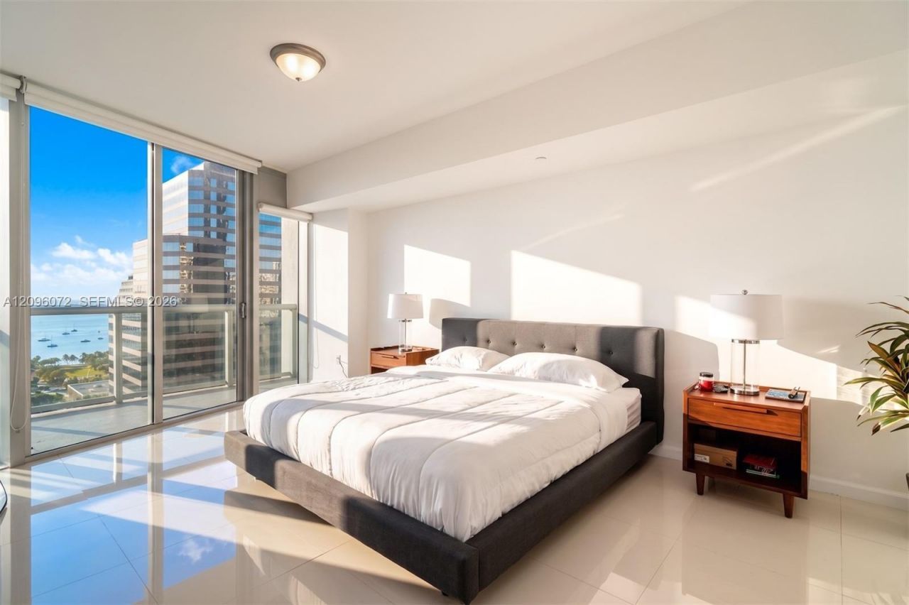 495 Brickell Ave , Unit 3207, Miami, FL 33131 Photo