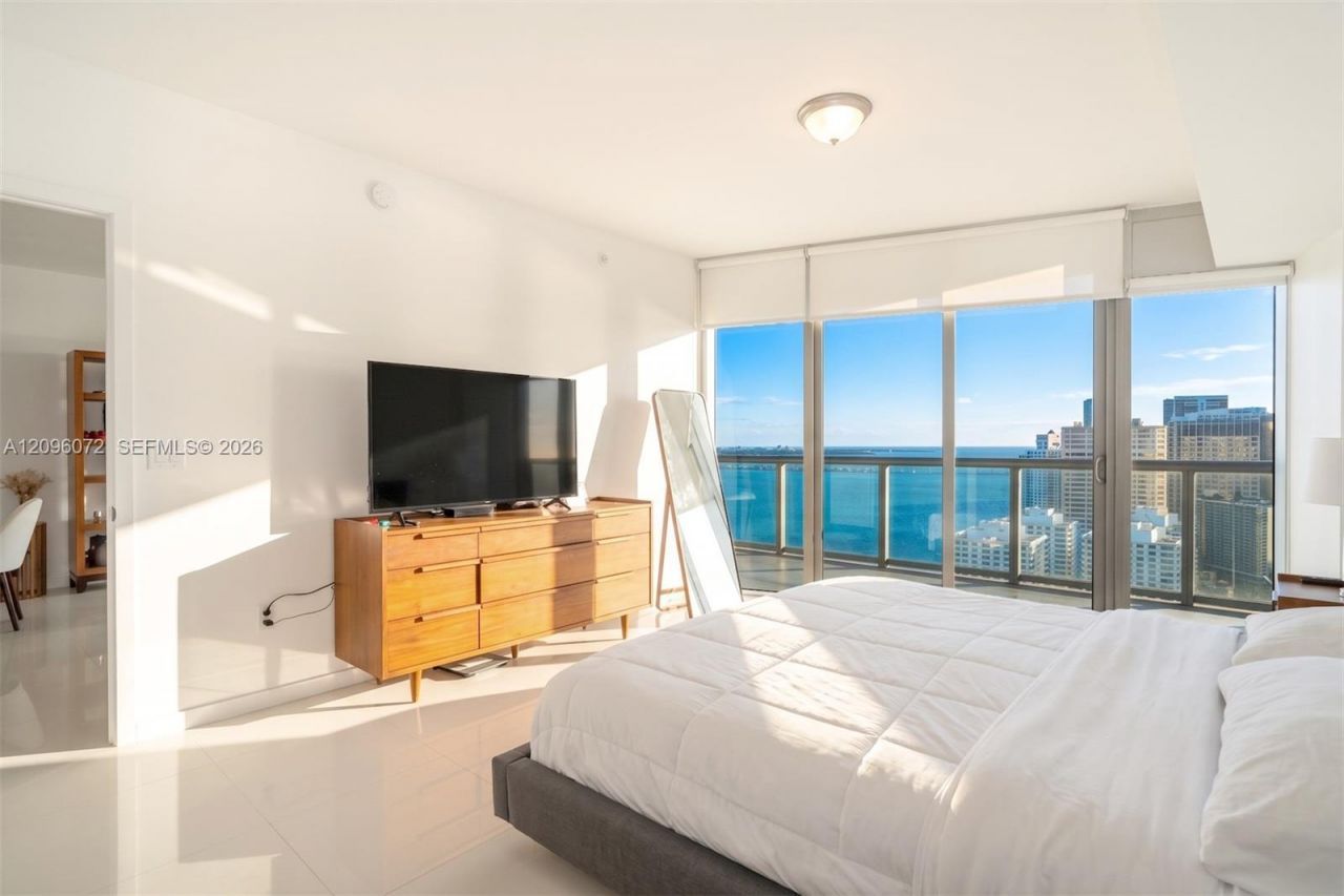 495 Brickell Ave , Unit 3207, Miami, FL 33131 Photo