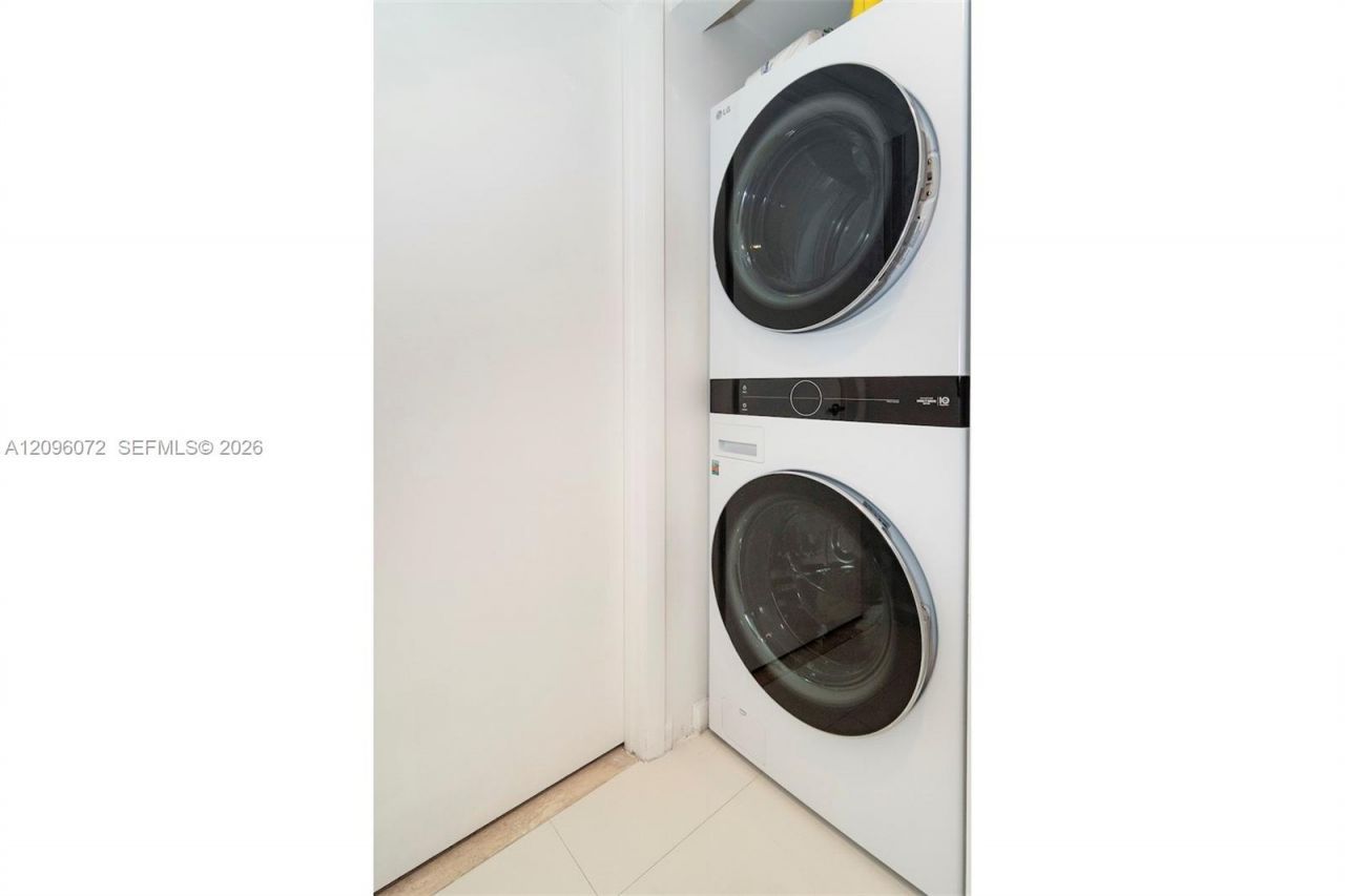 495 Brickell Ave , Unit 3207, Miami, FL 33131 Photo