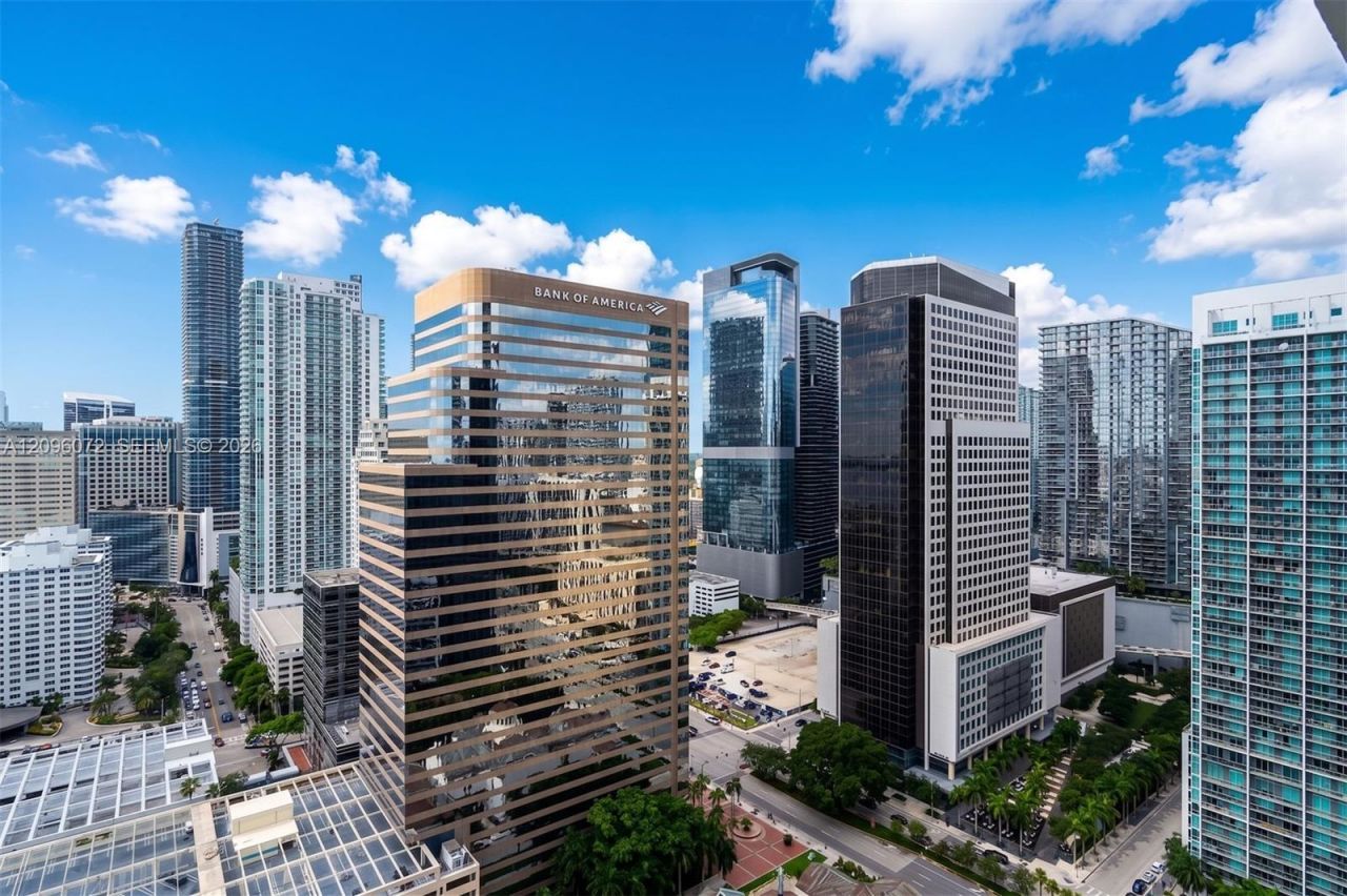 495 Brickell Ave , Unit 3207, Miami, FL 33131 Photo