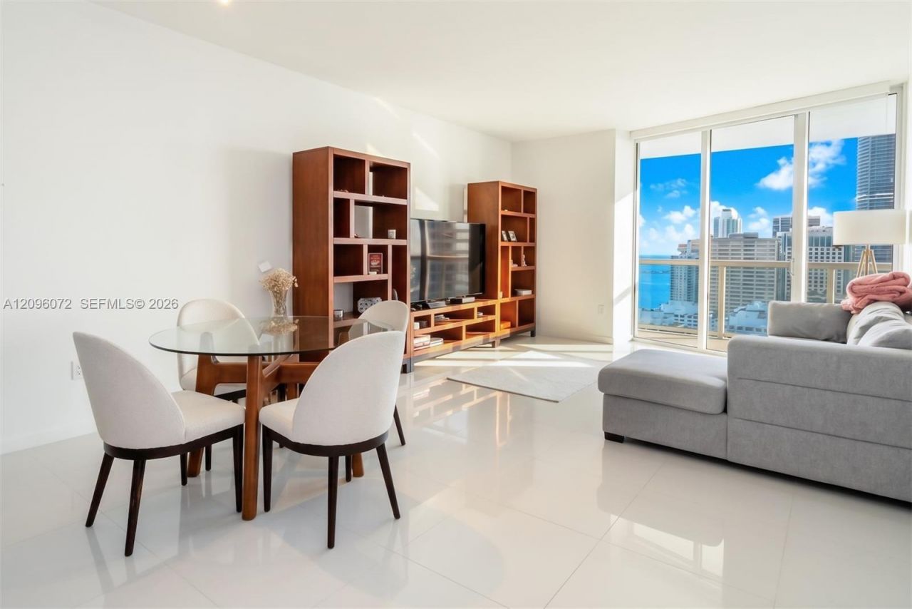 495 Brickell Ave , Unit 3207, Miami, FL 33131 Photo