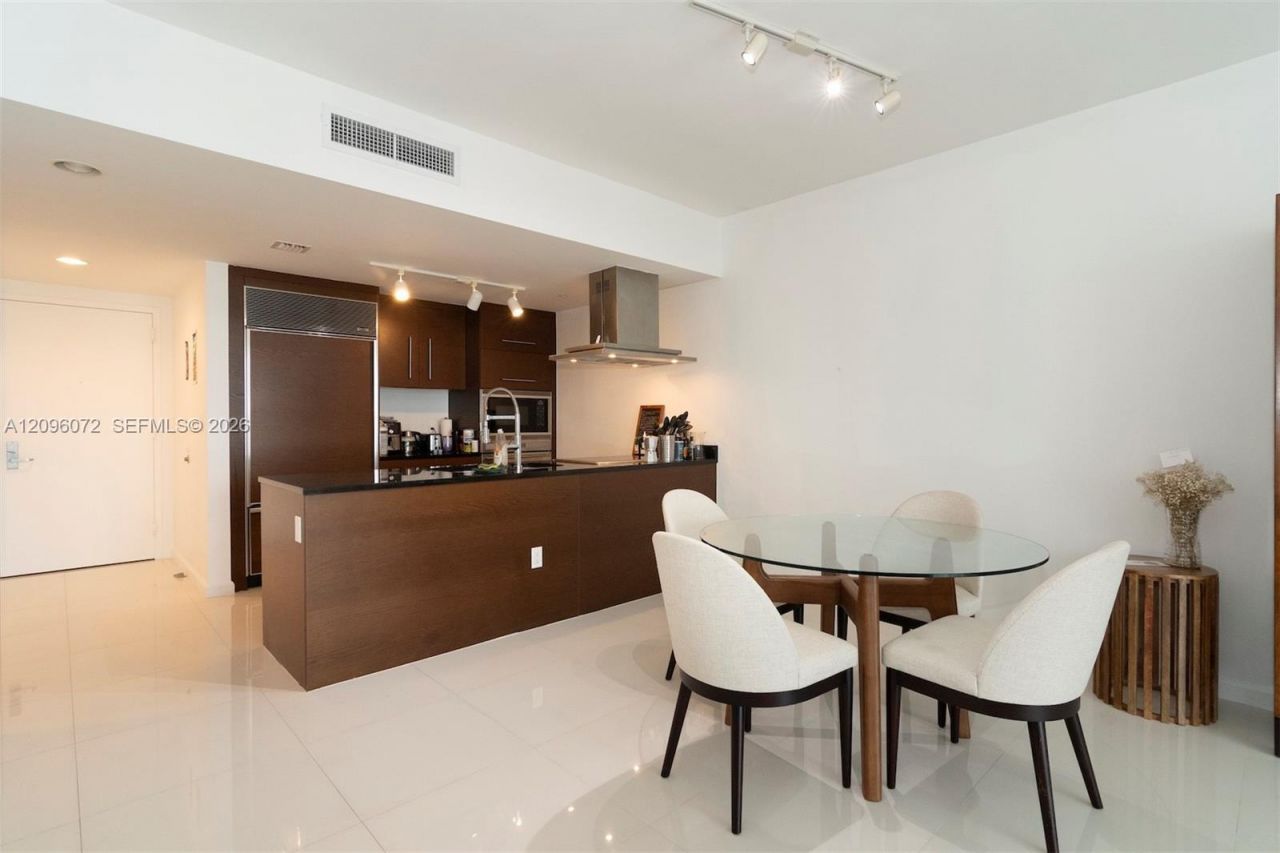 495 Brickell Ave , Unit 3207, Miami, FL 33131 Photo