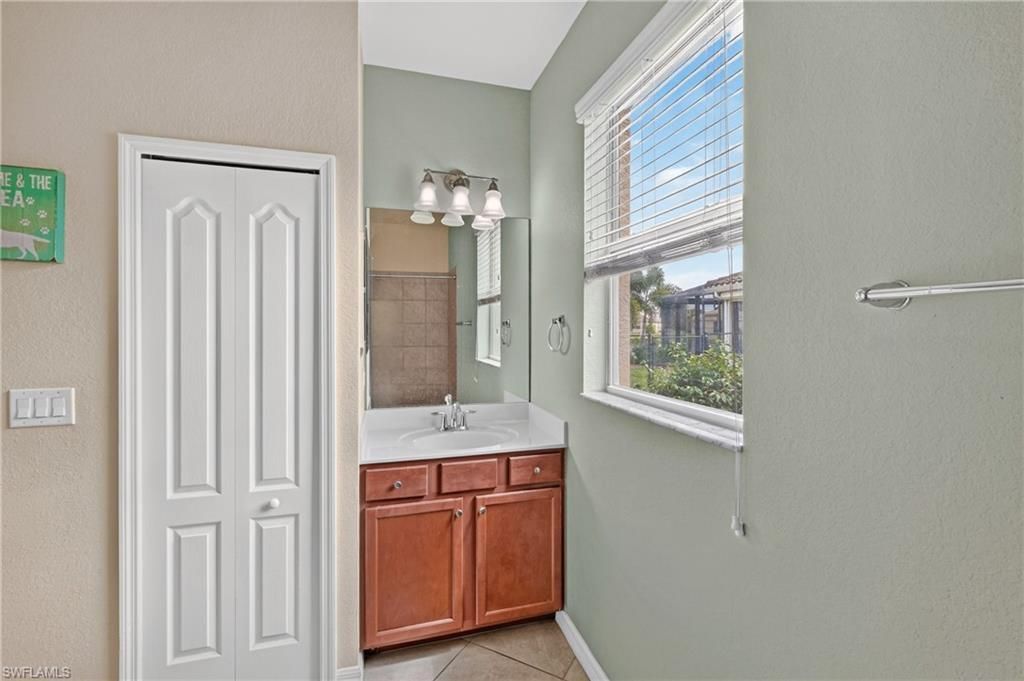 3576 Valle Santa Cir, Cape Coral, FL 33909 Photo