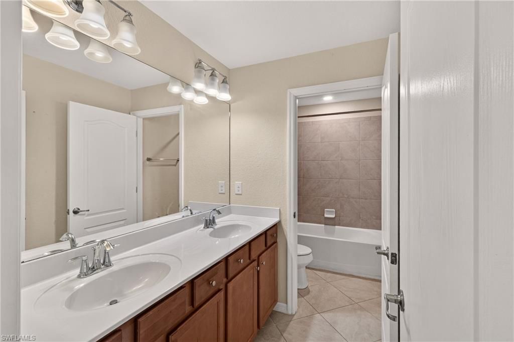 3576 Valle Santa Cir, Cape Coral, FL 33909 Photo