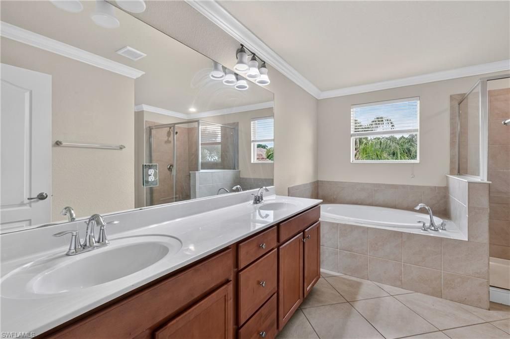 3576 Valle Santa Cir, Cape Coral, FL 33909 Photo