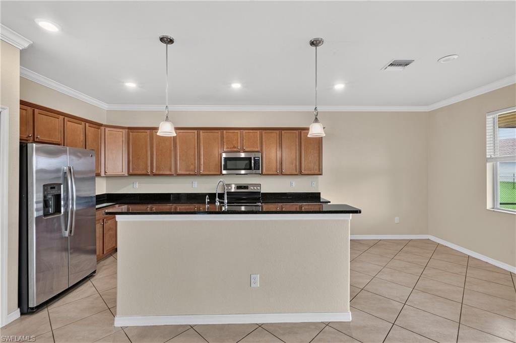 3576 Valle Santa Cir, Cape Coral, FL 33909 Photo
