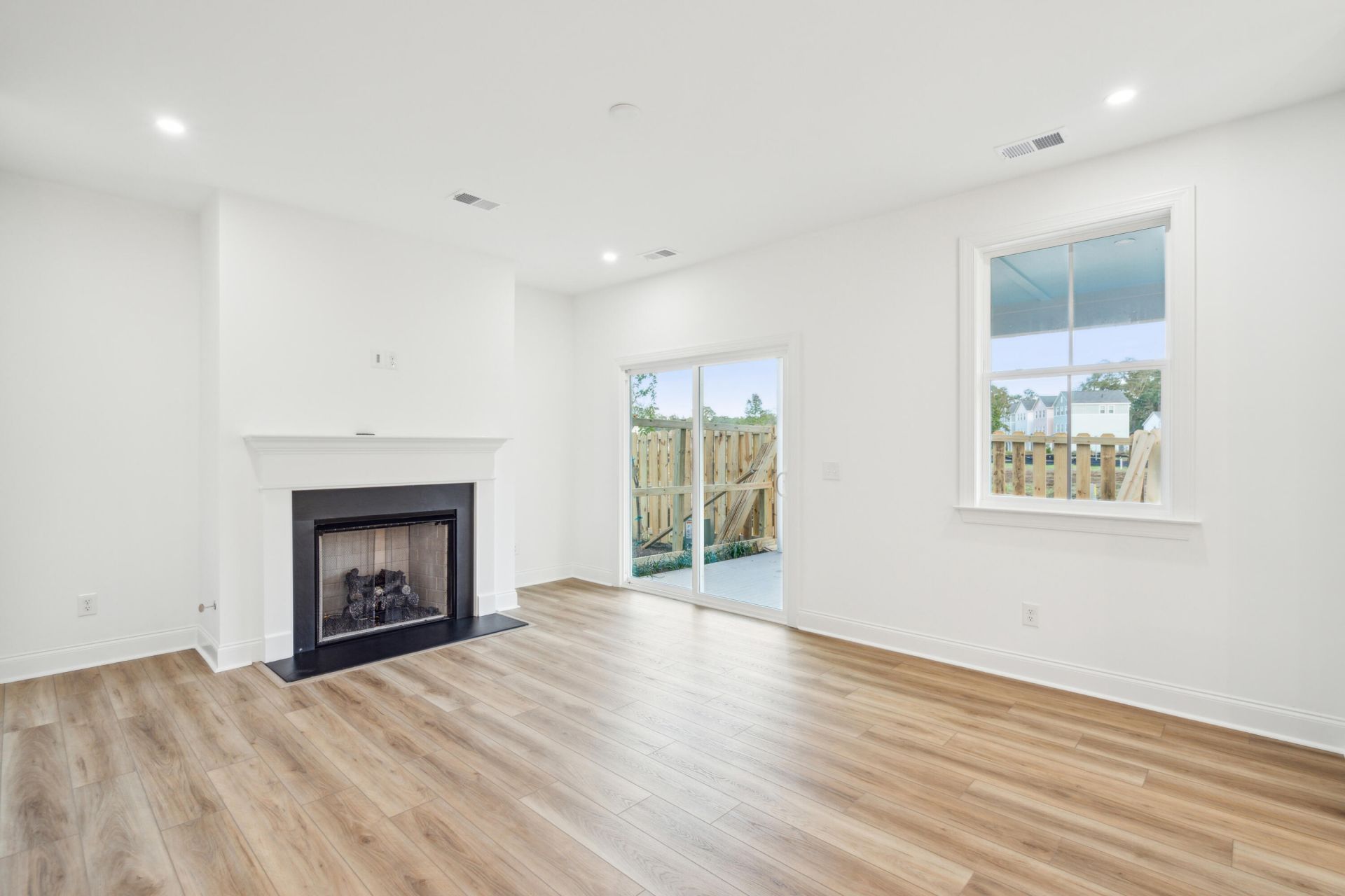 316 Livewell Court Photo 29