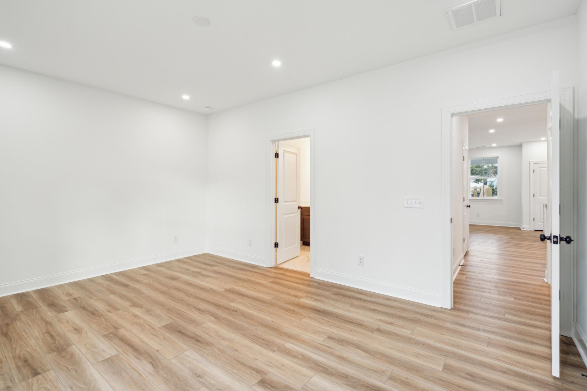 316 Livewell Court Photo 33