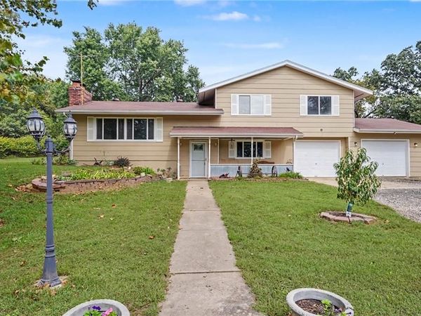 6734 Lincoln Road, Oskaloosa, KS 66066