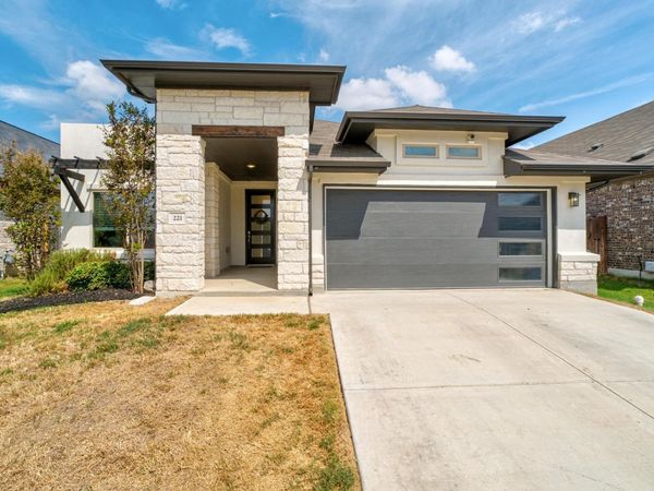 221 Short Leaf DR, Buda, TX 78610