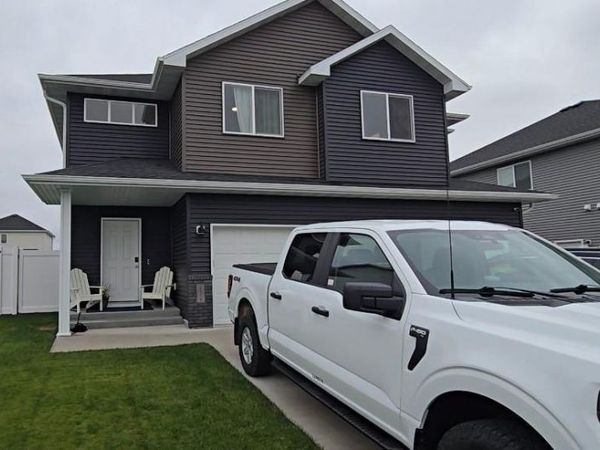 2316 37th Avenue S, Moorhead, MN 56560