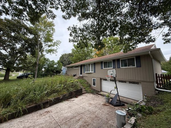814 Meyer Street N, Maplewood, MN 55119