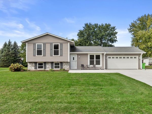 W208S10489 N Karen Ct, Muskego, WI 53150