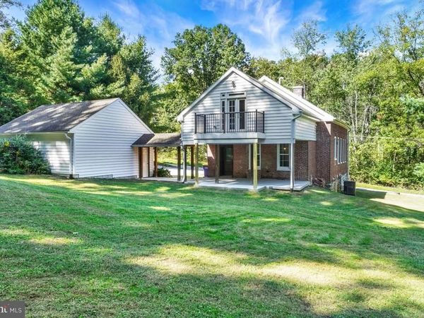 2537 SEITZLAND ROAD, GLEN ROCK, PA 17327