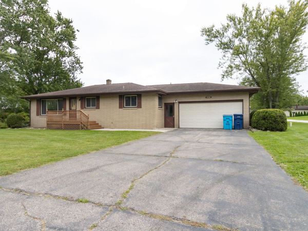 1926 W Hinchman Road, Baroda, MI 49101