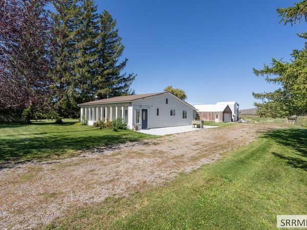 3695 E 700 N, MENAN, ID 83434