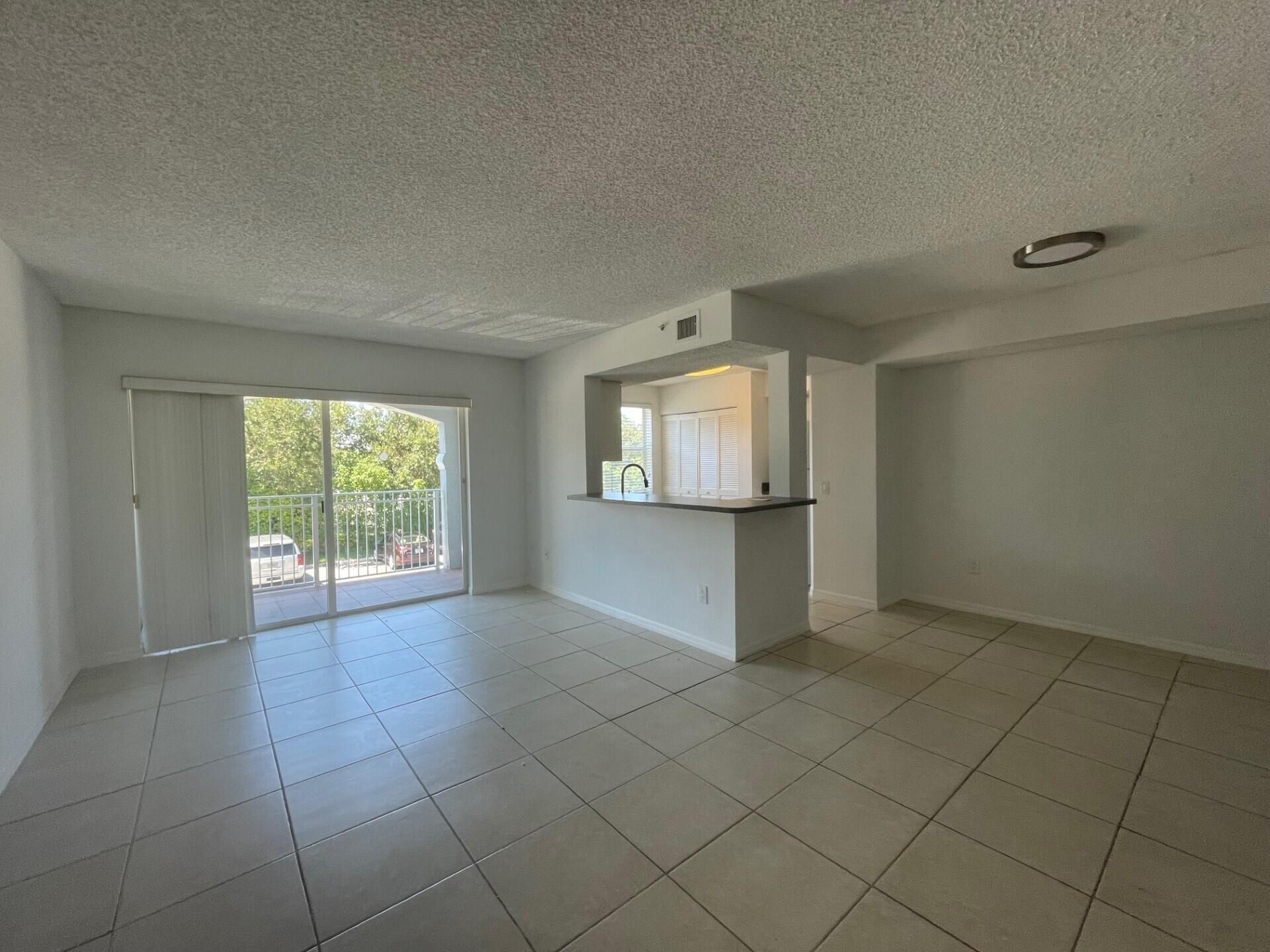 165 NW 96th Terrace, Unit 3-207, Pembroke Pines, FL 33024 Photo