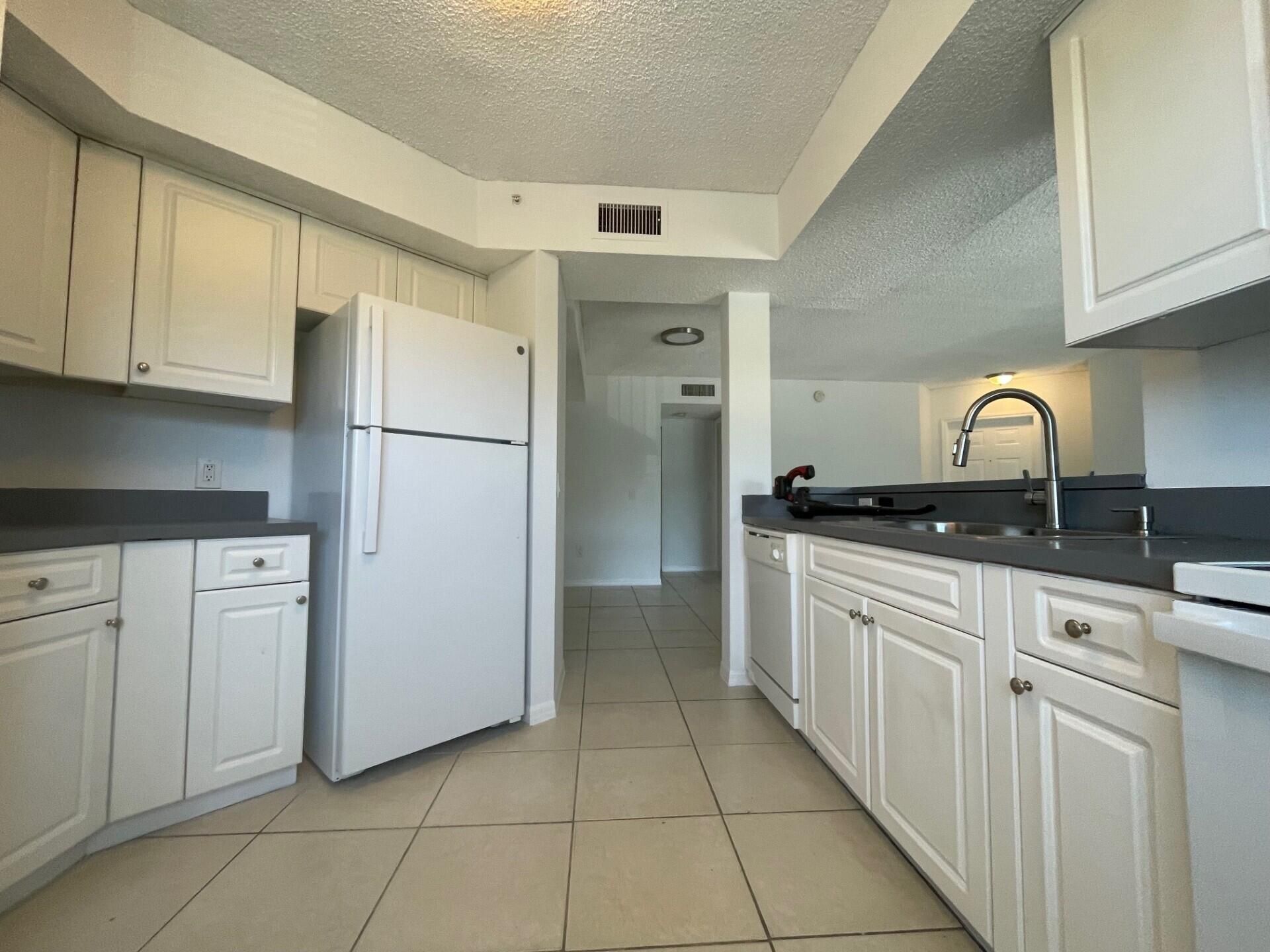165 NW 96th Terrace, Unit 3-207, Pembroke Pines, FL 33024 Photo