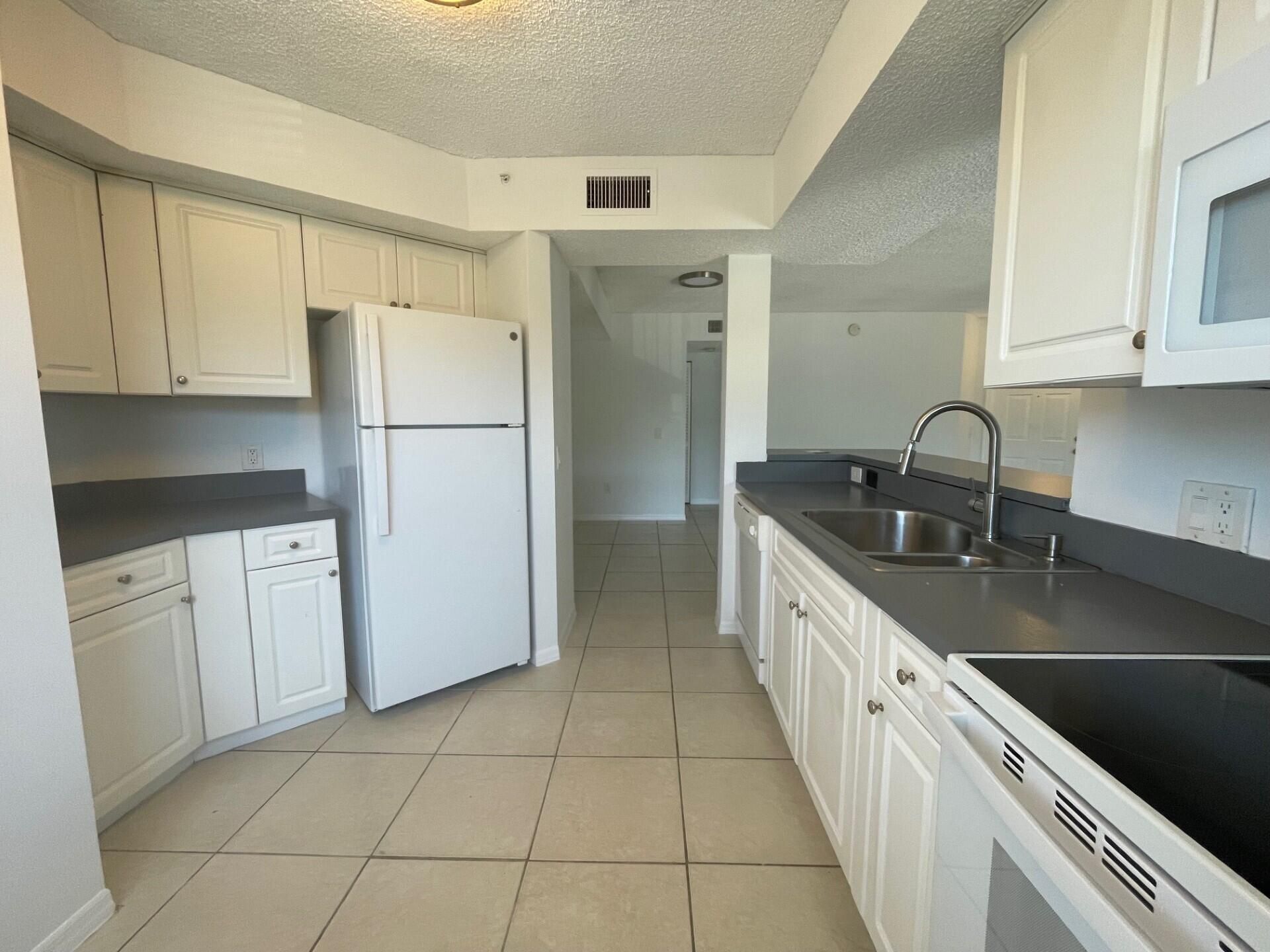 165 NW 96th Terrace, Unit 3-207, Pembroke Pines, FL 33024 Photo