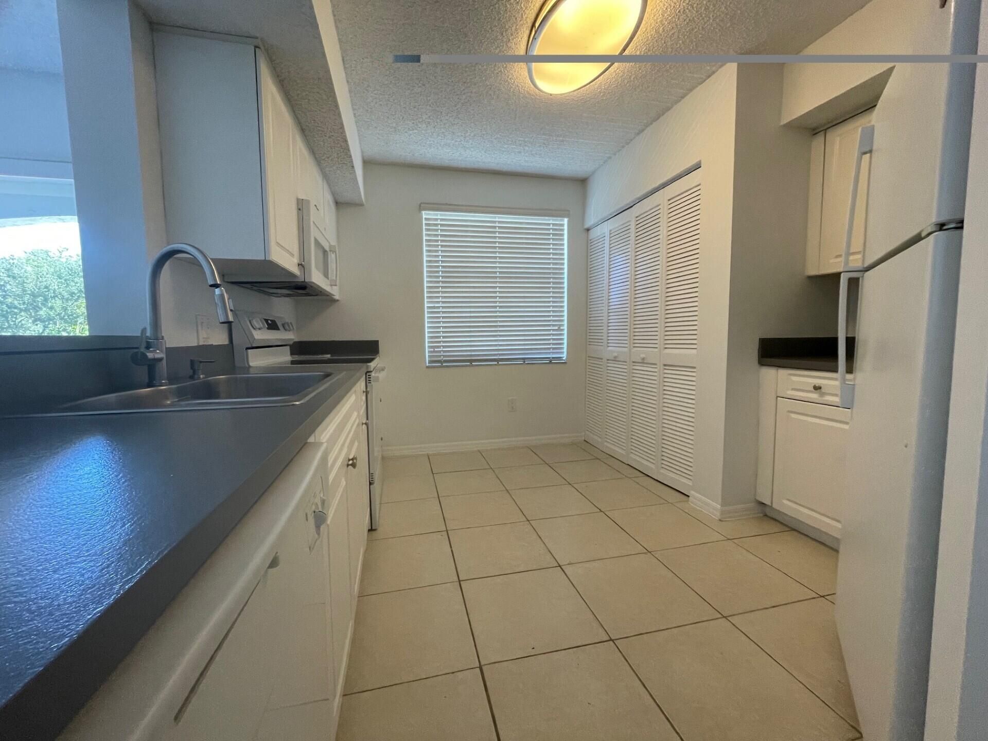 165 NW 96th Terrace, Unit 3-207, Pembroke Pines, FL 33024 Photo