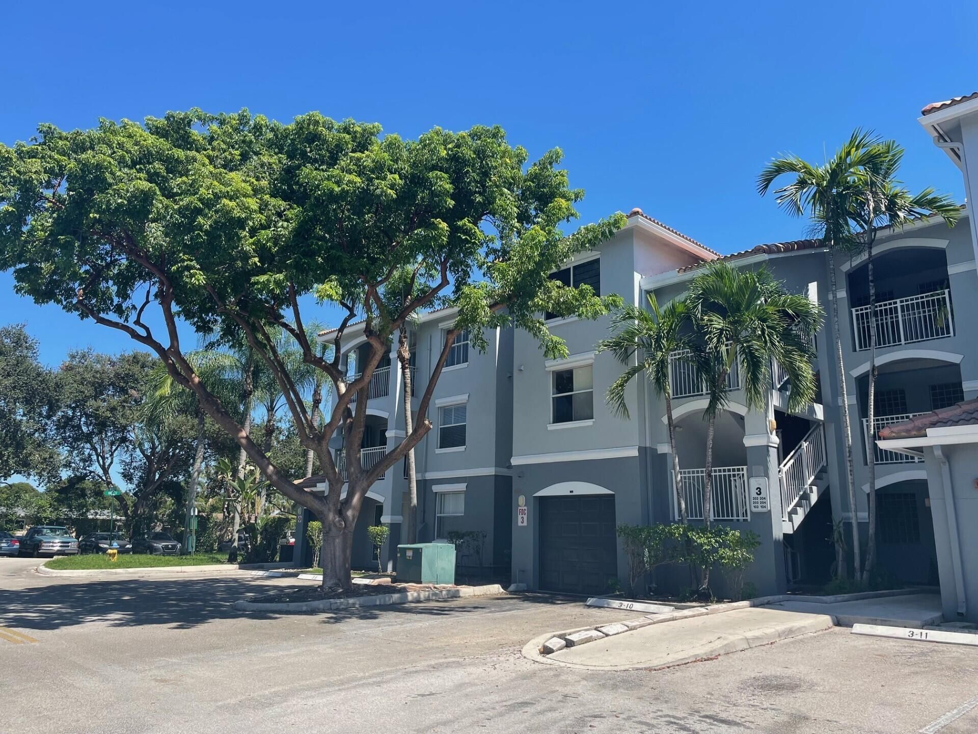165 NW 96th Terrace, Unit 3-207, Pembroke Pines, FL 33024 Photo