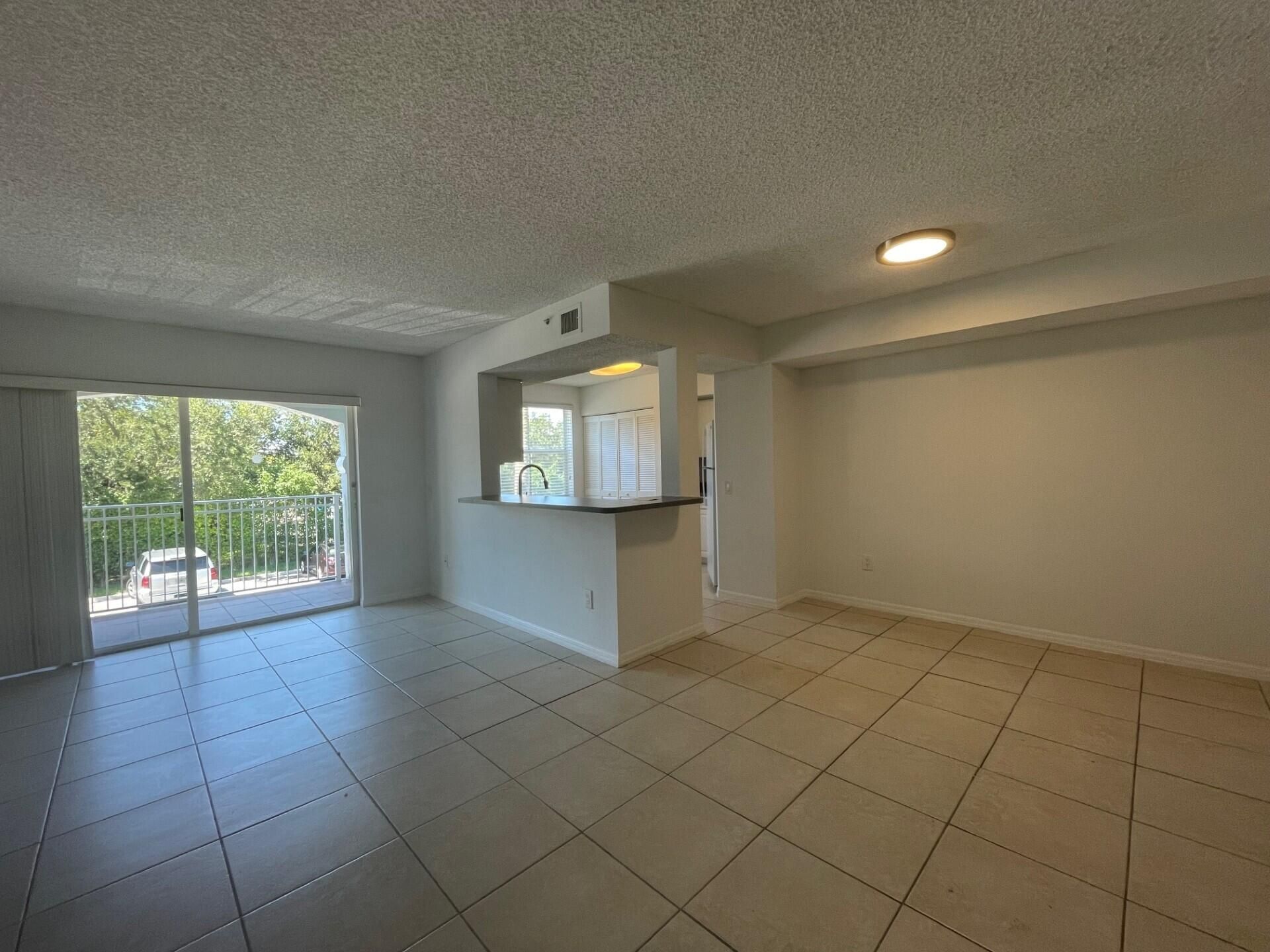 165 NW 96th Terrace, Unit 3-207, Pembroke Pines, FL 33024 Photo