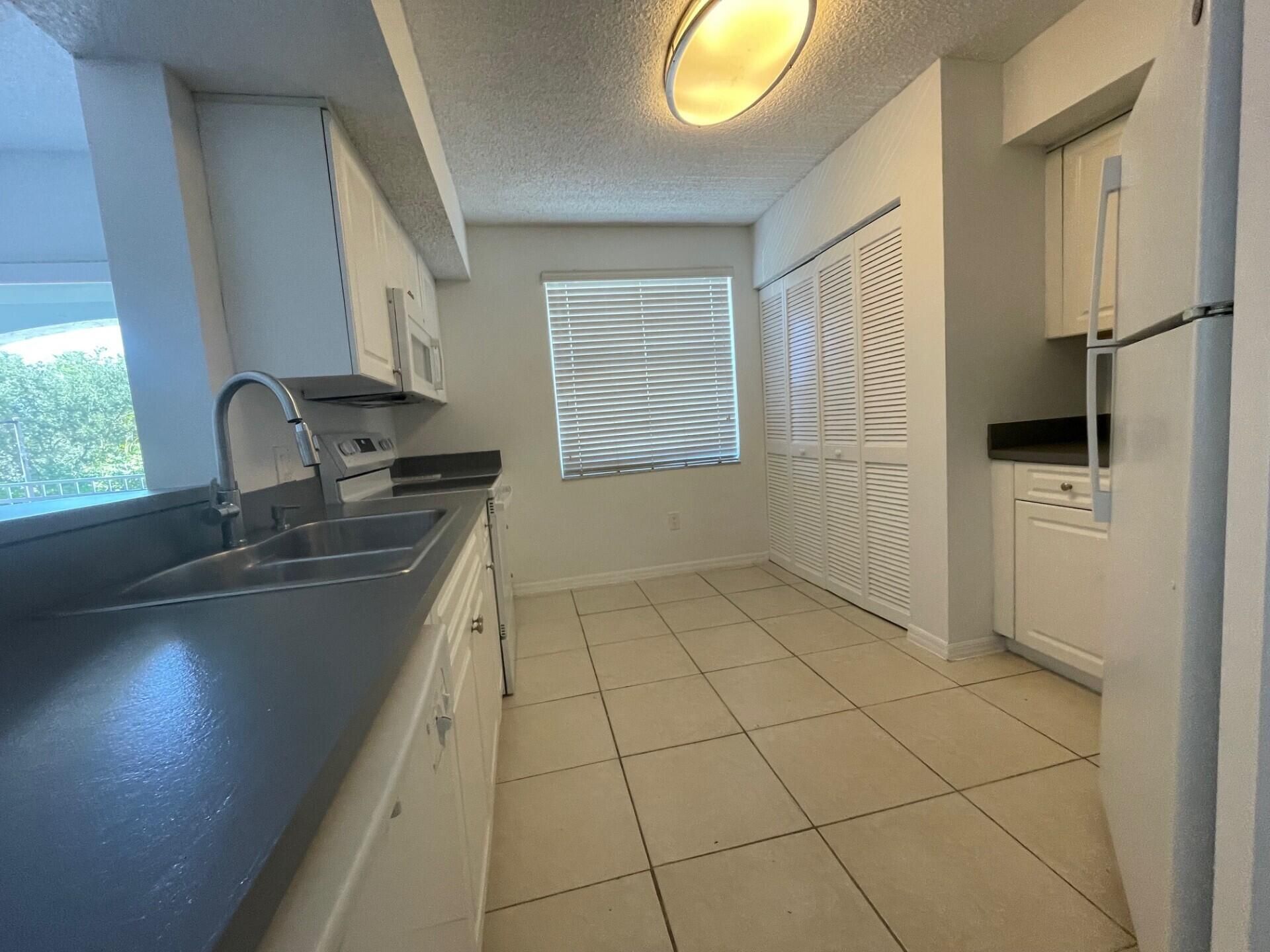 165 NW 96th Terrace, Unit 3-207, Pembroke Pines, FL 33024 Photo