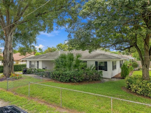 2801 BURTS AVENUE , TAMPA, FL 33614