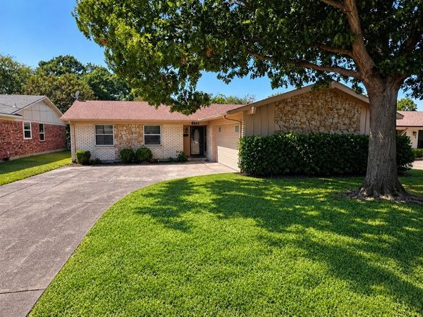 8945 Flicker Lane , Dallas, TX 75238