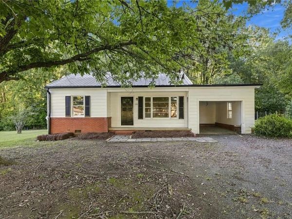 132 Randolph Street , Liberty, NC 27298